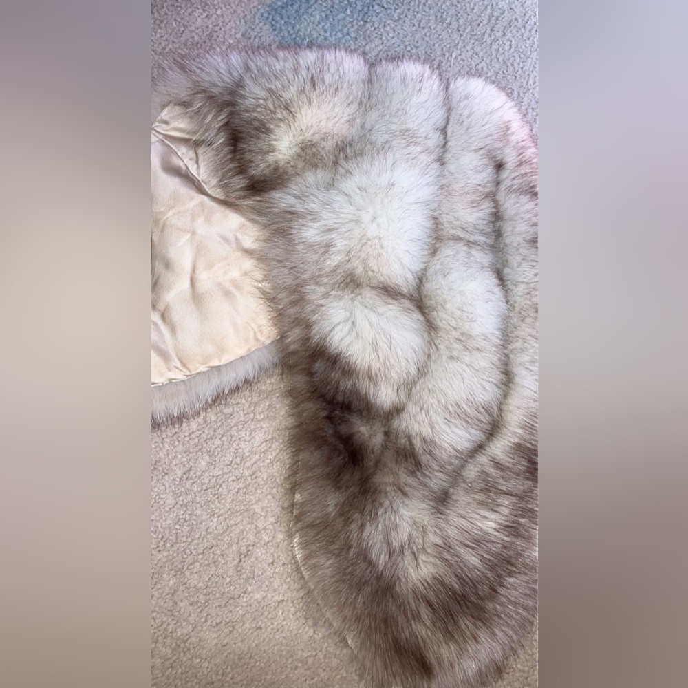 Fox Fur shawl worn once great condition don’t need anymore